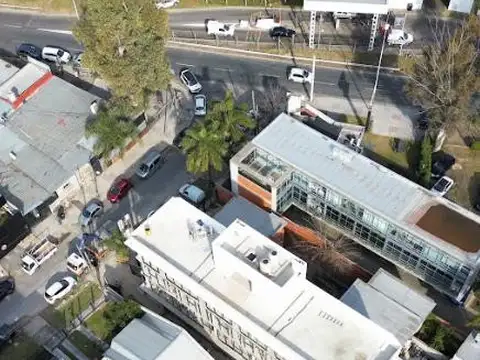 Oficina en Alquiler con 1 cochera