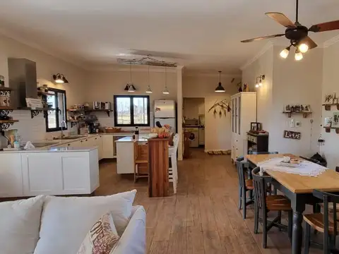 Venta casa chacra 4 ambientes Barrio La Catalina Carlos Keen Lujan