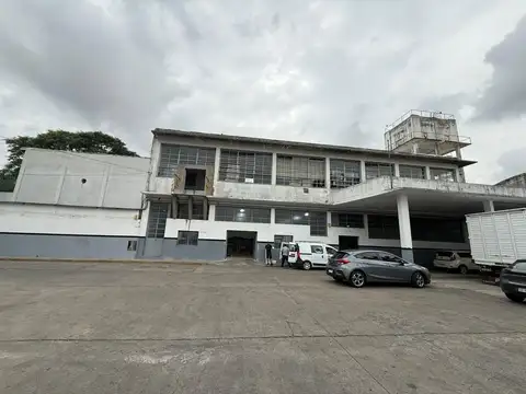 CENTRO DE DISTRIBUCIÓN EN VENTA | 5.080 m² CUBIERTOS