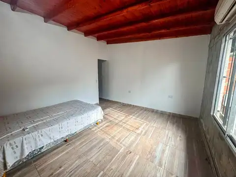 Depto Tipo Casa en Alquiler en Barrio Parque Leloir, $ 600.000