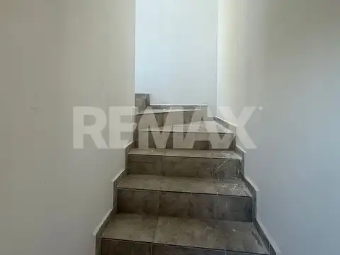 Depto Tipo Casa en Alquiler con 1 cocheras