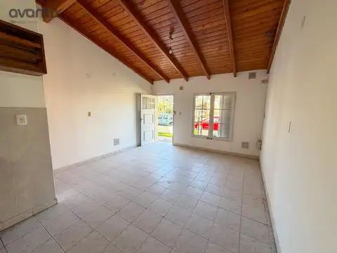 Casa 3 ambientes con 1 baño