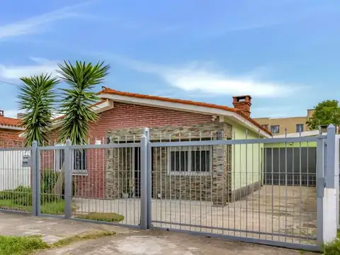 Casa de 2 Dormitorios y Apto de 1 Dormitorio