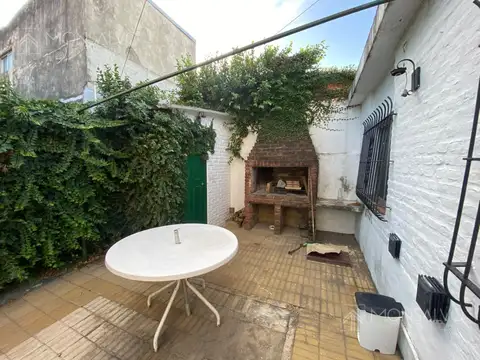 Casa 4 ambientes con 1 baño