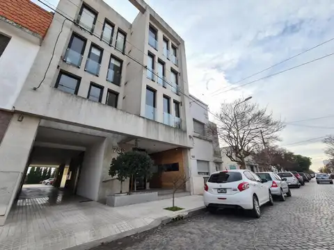 Oficina en alquiler - cochera, cocina indep., climatizada, con división hermética, Tandil centro