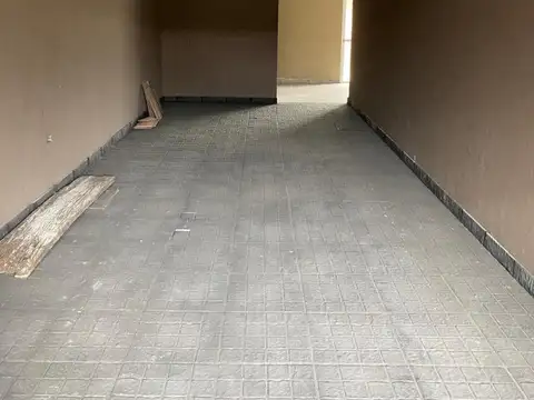 Venta Casa 4 ambientes locales Ituzaingo