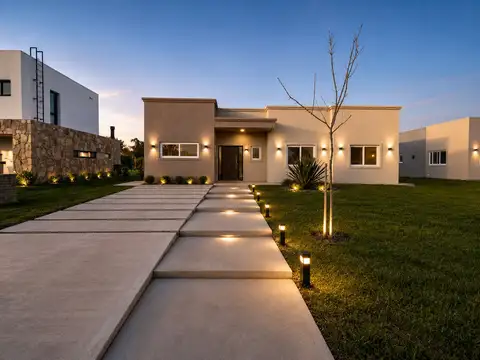 Casa  en Venta en Casuarinas del Pilar, Zelaya, Pilar