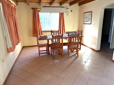 Casa 5 ambientes con 3 baños