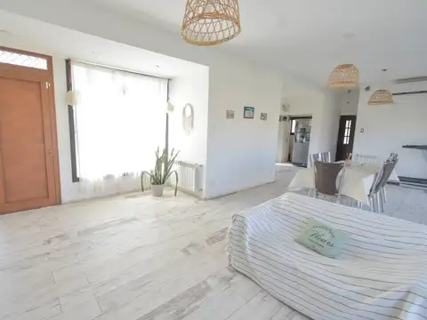 Casa a la venta en Funes, barrio Funes Town 3 dormitorios.