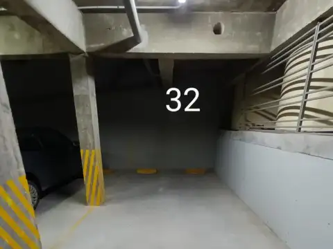 Cocheras Cubiertas con Porton Automatico. Escobar Centro.