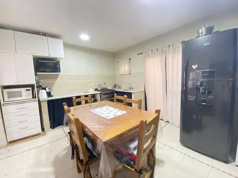 Casa 4 ambientes con 1 baño