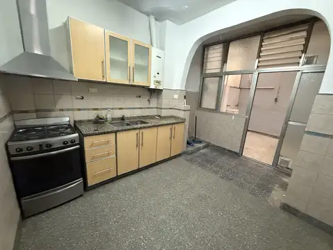 Departamento al frente en PB de 3 Amb + Dependencia y patio cubierto