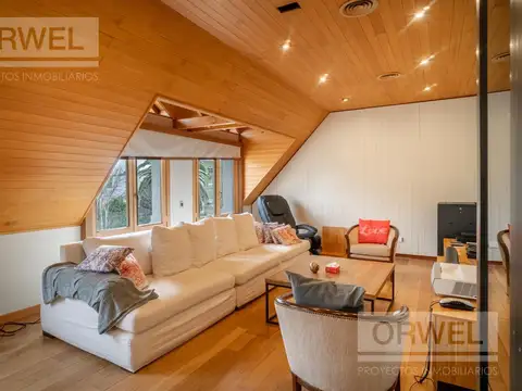 Casa 8 ambientes con 8 baños