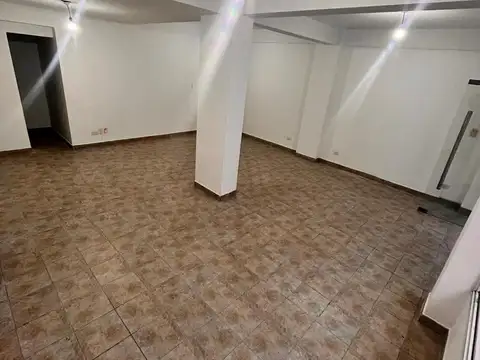 Local Comercial 42m2 - Pueyrredon 1300 - Excelente Vidriera