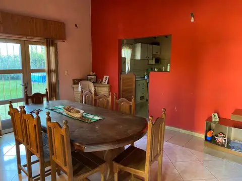 SE VENDE: CASA EN EXCELENTE ESQUINA EN LA CIUDAD DE MERCEDES