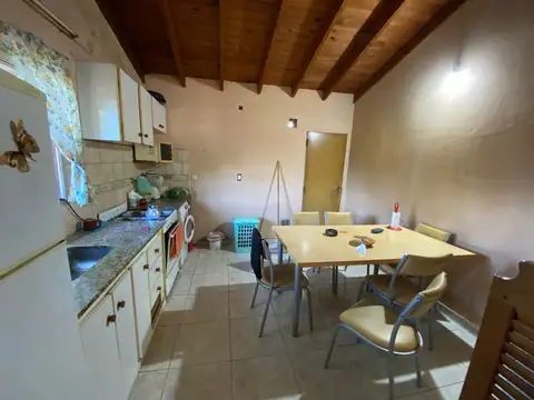 SE VENDE: CASA EN EXCELENTE ESQUINA EN LA CIUDAD DE MERCEDES