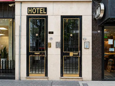 Venta Departamento amoblado en Av. Belgrano 1700. Barrio de Monserrat. Bajas expensas
