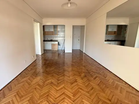 Departamento en Alquiler en Colegiales, $ 690.000