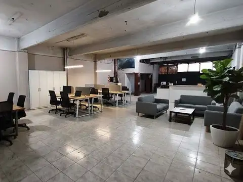 1100 m2 cubiertos - lote propio - entrada camiones .-