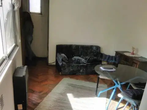 Sarandí 200, Piso 5°