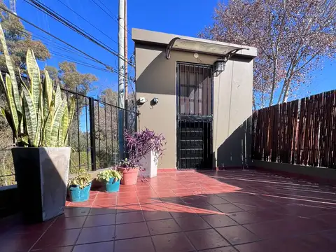 Depto Tipo Casa en Venta con 1 cocheras