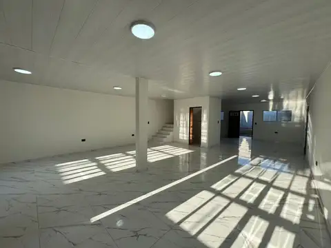 Casa 5 ambientes con 3 baños