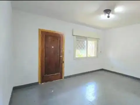 Depto Tipo Casa 2 ambientes con 1 baño