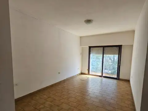 55 y 29 planta alta de 2 dormitorios sin expensas -