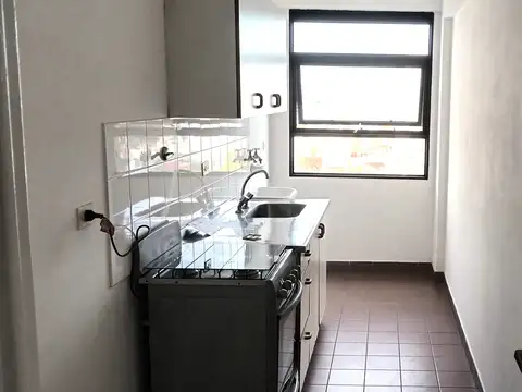 Leopardi 100, Piso 12