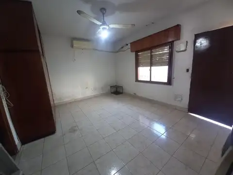 Amplio departamento con patio - San Martin