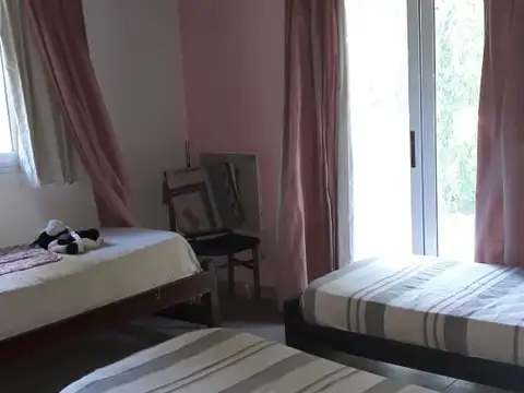 EN VENTA CASA EN GENERAL RODRIGUEZ CON 4 DORMITORIOS, SOBRE LOTE DE 3600 M2 - FICHA 7788