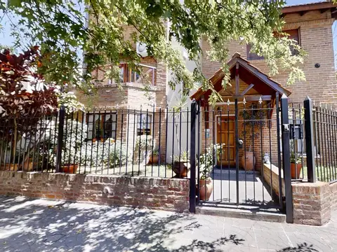 Casa en venta en Martinez, 5 amb con suite, vestidor, playroom, jardín y cochera a 3 c/plaza