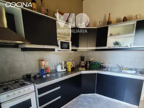 Casa 5 ambientes con 2 baños