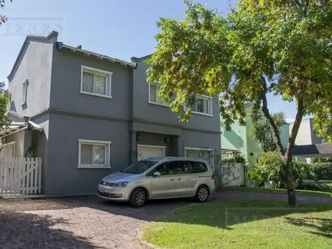 Muy linda casa en alquiler anual en Santa Maria de los Olivos