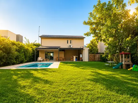 Casa  en Venta en Santa Guadalupe, Pilar del Este, Pilar