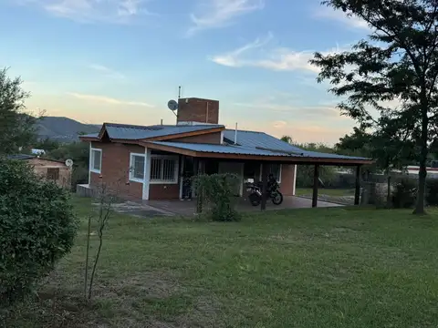 VENTA CASA 2 DORM. CON PILETA BIALET MASSE