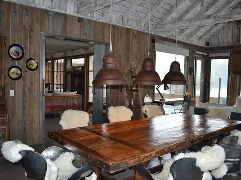 Casa en Alquiler con 1 cochera