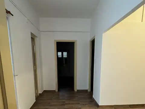 Av Alberdi 100, Piso 1