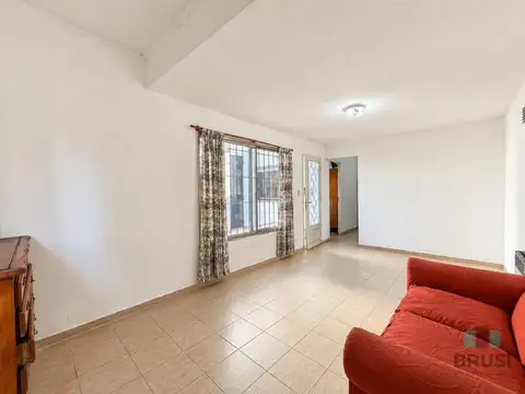 Depto Tipo Casa en Venta en Temperley, USD 55.000