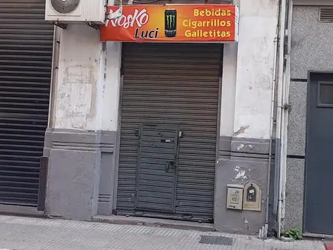 Avenida Rivadavia 700