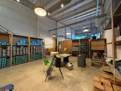 VENTA LOCAL IMPORTANTE EN CAMINO CENTENARIO E/ 503 Y 504 LA PLATA