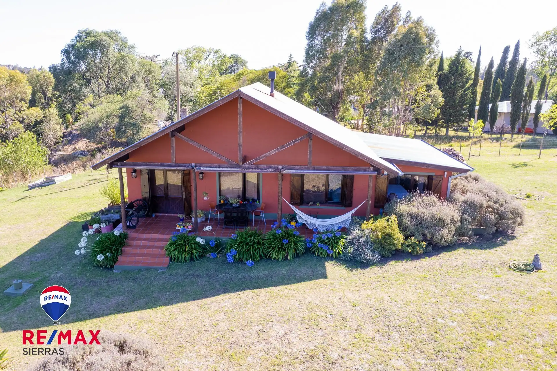 VENTA DOS CASAS DE CAMPO ZONA LA ELENA TANDIL