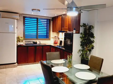 Buenos Aires 800, Piso 1