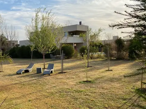 GRAN TERRENO EN VENTA EN BARRIO PRIVADO PUERTO ROLDAN