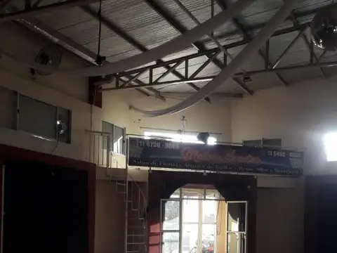 SALÓN DE FIESTAS EN PASO DEL REY