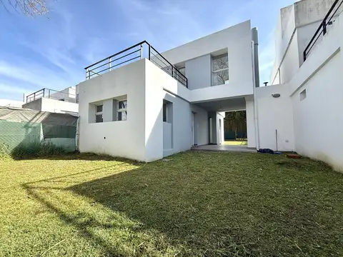 VENTA - Casa 2 dormitorios en Funes