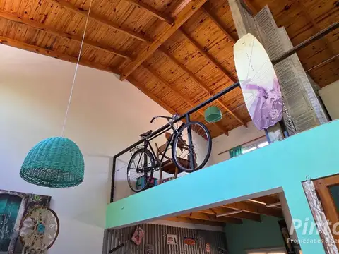 Casa 9 ambientes con 3 baños