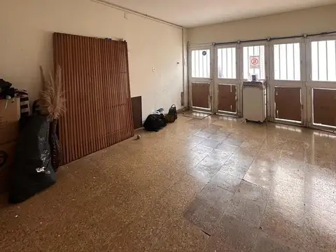 Casa 7 ambientes con 2 baños