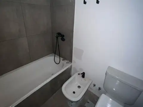 VENTA 1 AMBIENTE DIVISIBLE AL FRENTE A ESTRENAR, CABALLITO