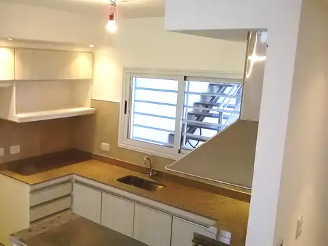 Adolfo Alsina 3200, Piso PB